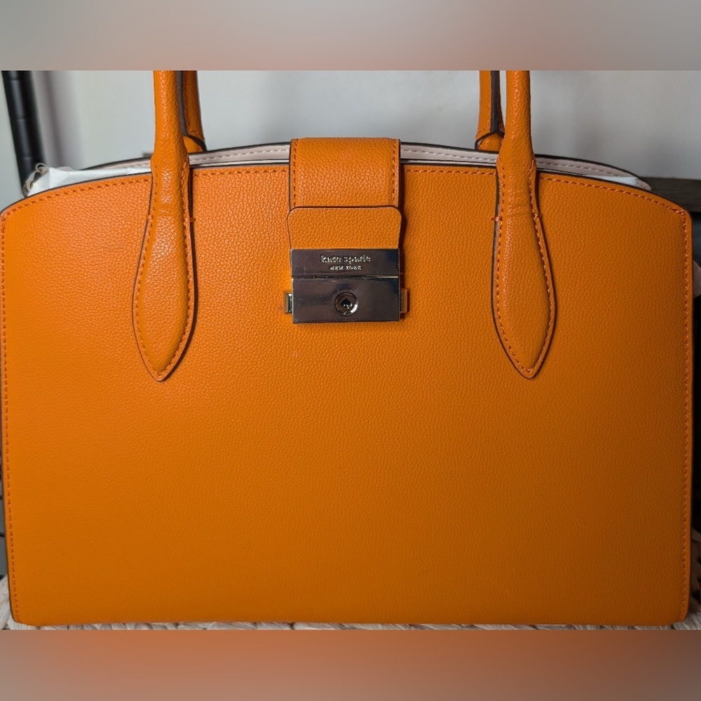 Kate Spade Voyage Crossbody
Satchel & Dust Bag NWOT​ - Picture 2 of 10